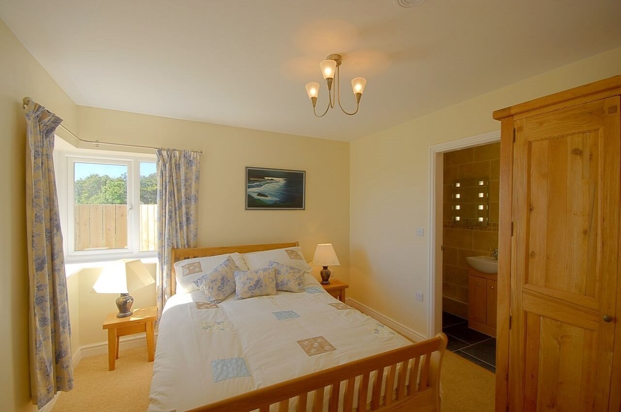 Anglesey cottage ensuite bedrooms
