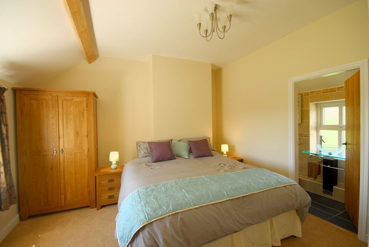 Ensuite bedroom with sea view Anglesey